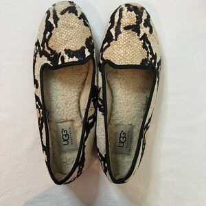 Ugg Ballet Lena Flats Slip On Size 6.5 Lamb Wool Leather Snake Print Cozy Trendy